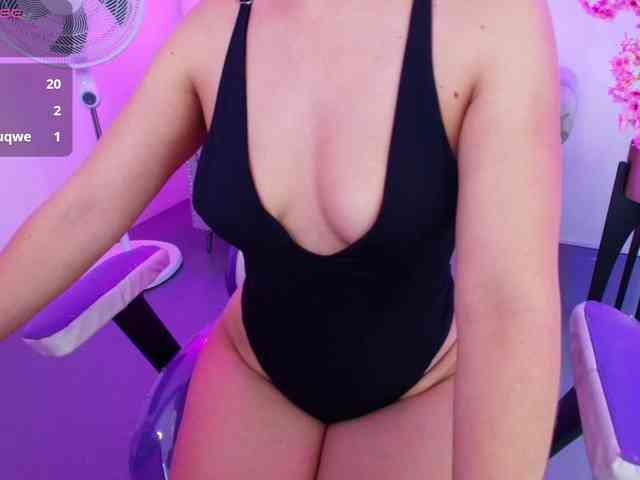 Ema-louisx webcam