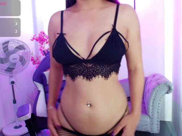 Ema-louisx webcam