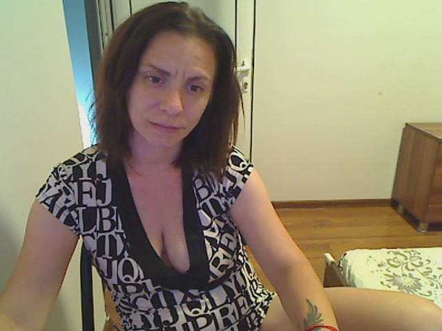 SweetAdela live webcam show