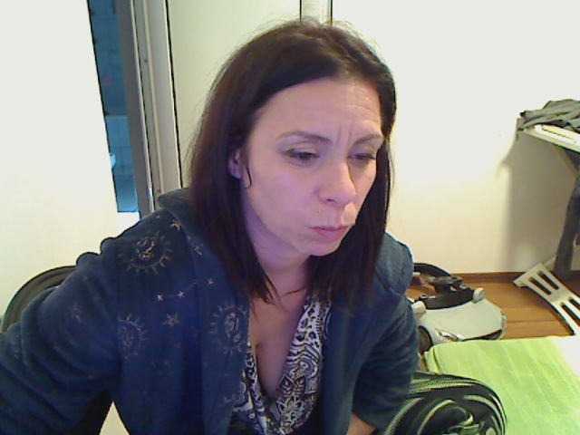 SweetAdela live cam preview