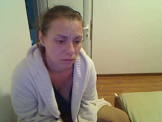 SweetAdela — live female cam