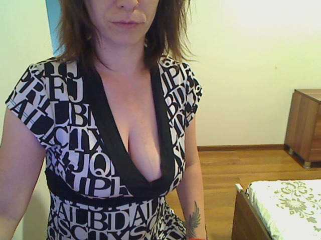 SweetAdela live cam on BongaCams