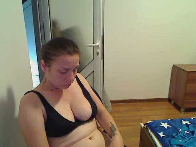 SweetAdela live cam on BongaCams