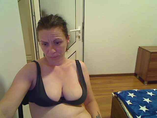 SweetAdela webcam
