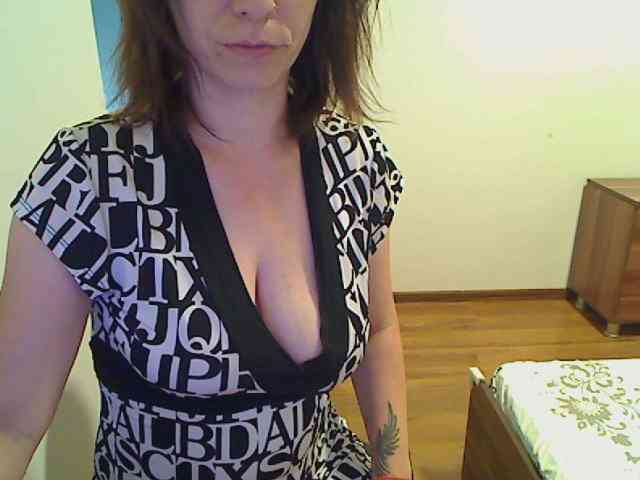 SweetAdela webcam