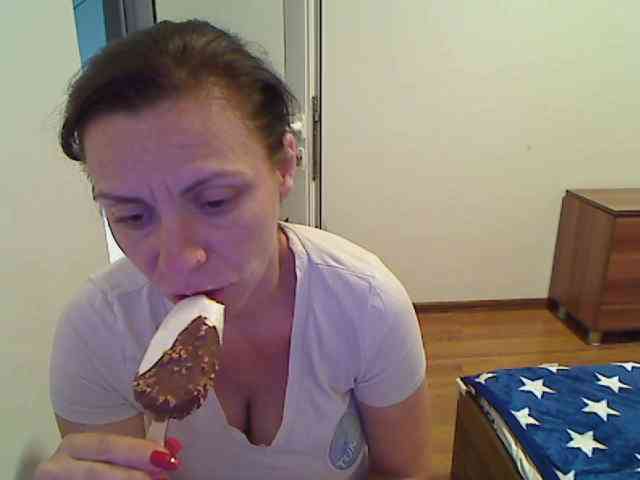 SweetAdela webcam