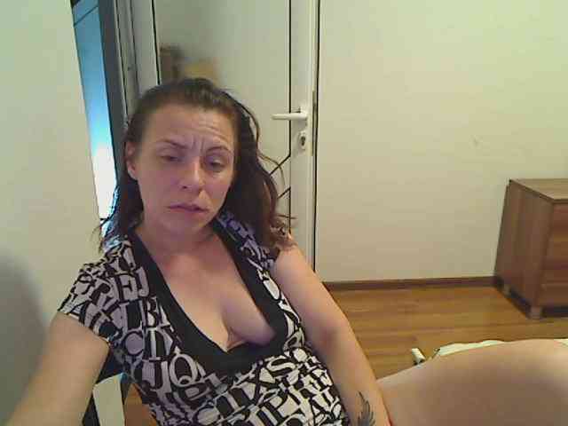 SweetAdela Live Webcam on BongaCams