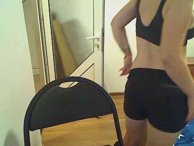 SweetAdela webcam