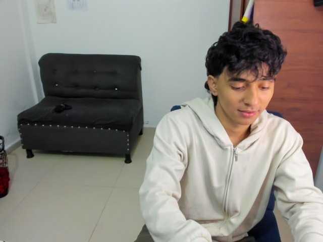 bracth — live male cam