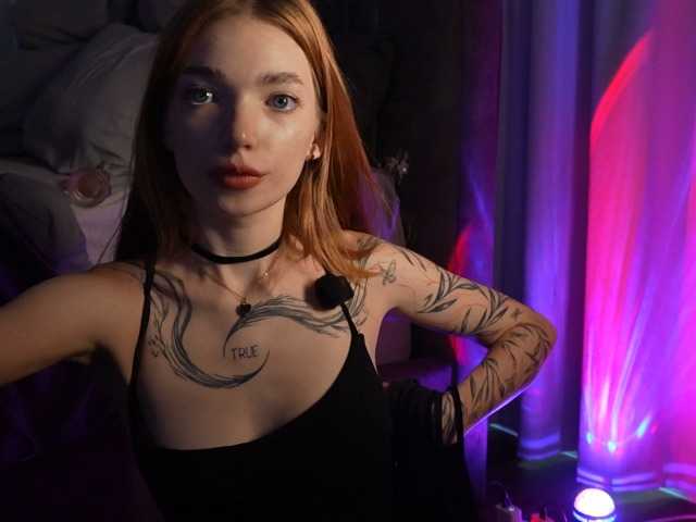 LinaVelle live cam