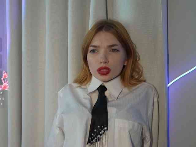 LinaVelle Live Webcam on BongaCams