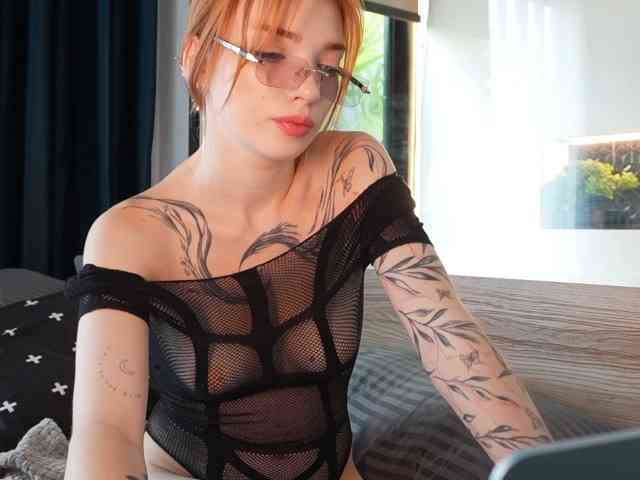LinaVelle Sex Cam Show