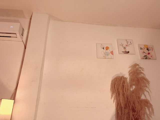 Alice-blaker live cam on BongaCams