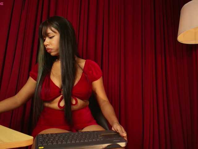 Alice-blaker live cam preview