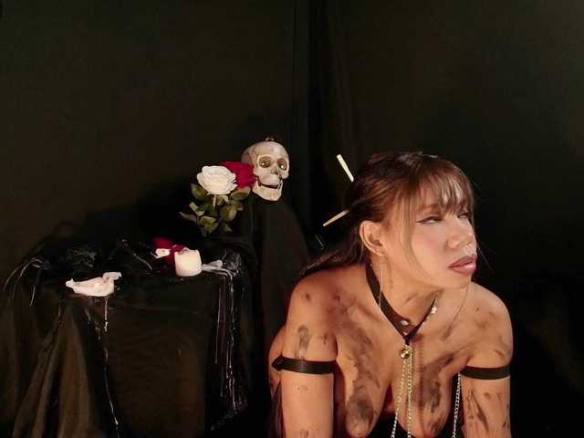 Alice-blaker live cam on BongaCams