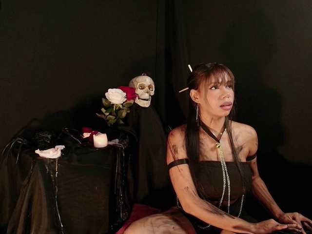 Alice-blaker live cam on BongaCams