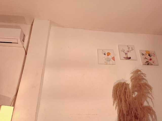 Alice-blaker live cam on BongaCams