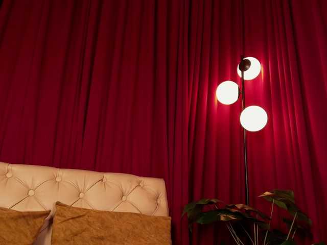 Alice-blaker, live now on BongaCams