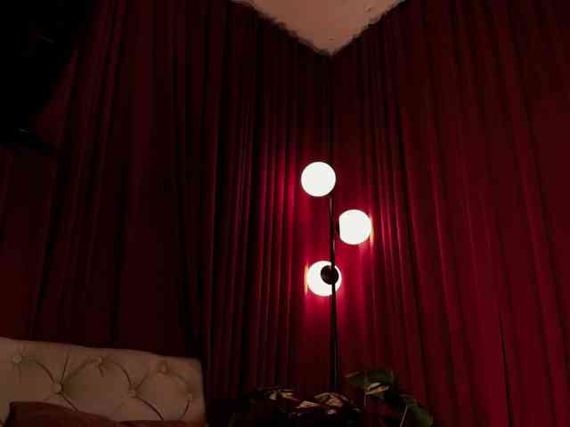 alice-blaker's live room