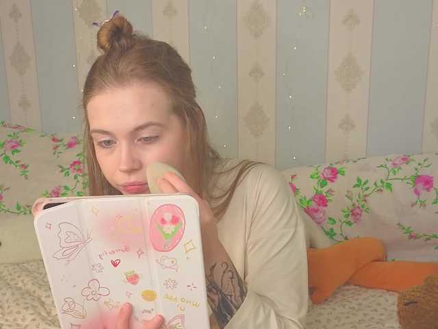 miya-soft live cam on BongaCams