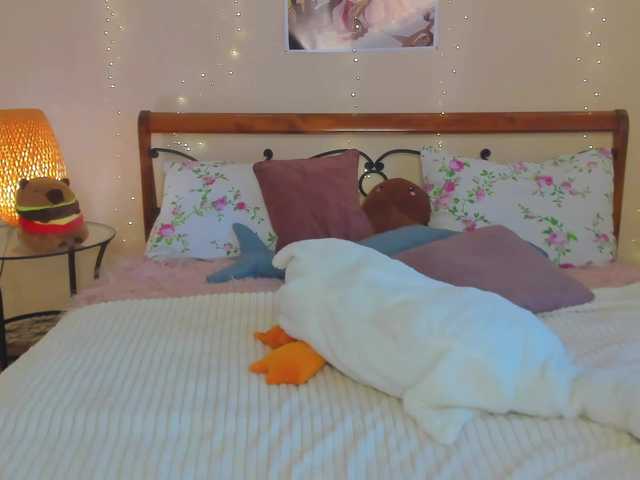 le modèle miya-soft est en webcam porno dans un show sur le site bongacams, il possède les tags suivants: White/Caucasian,Brunette,Shaved