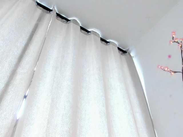 le modèle NicoRobinx est en webcam porno dans un show sur le site bongacams, il possède les tags suivants: Latino/Hispanic,Brunette,Shaved
