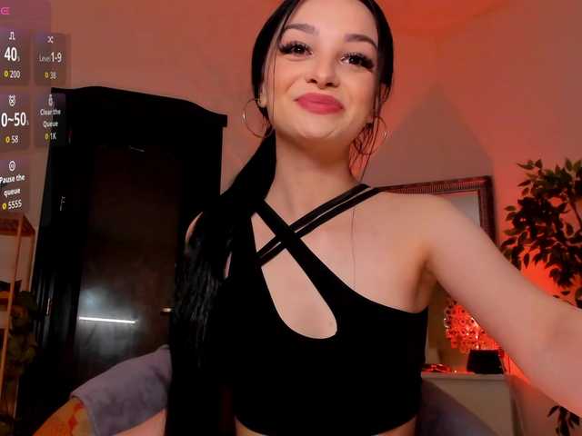 Peanaughty live cam on BongaCams