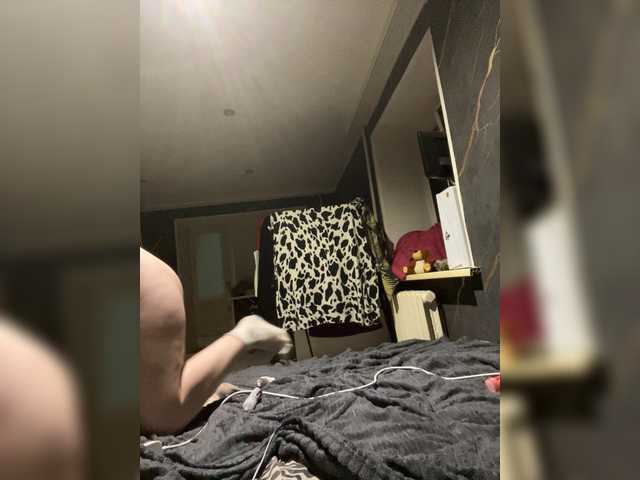 GirlWithACrystal live webcam show