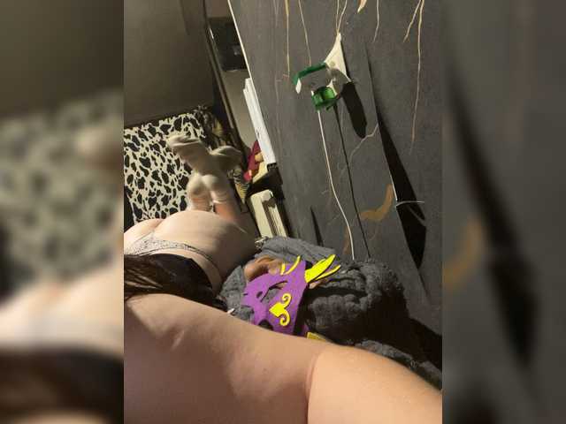 GirlWithACrystal live webcam show