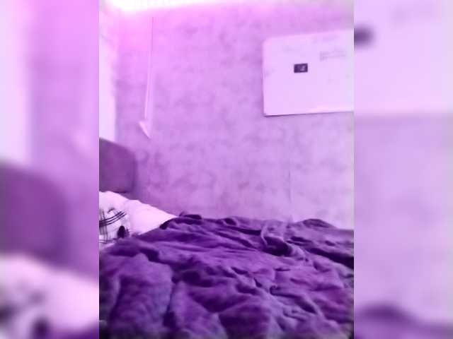 GirlWithACrystal's BongaCams show and profile