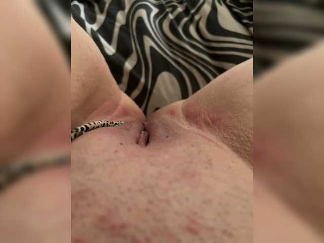 GirlWithACrystal live webcam show