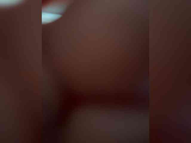 GirlWithACrystal webcam