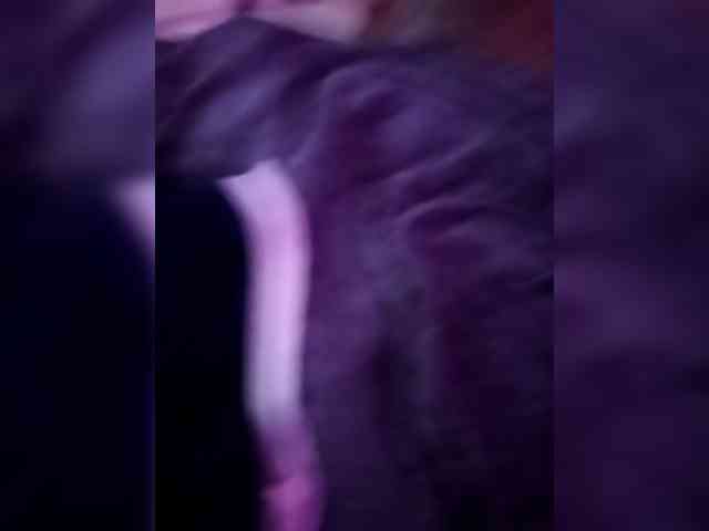 GirlWithACrystal webcam