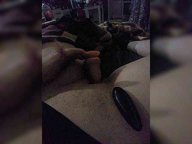 GirlWithACrystal webcam