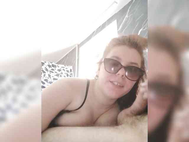 GirlWithACrystal webcam