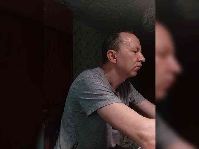 alex-u81