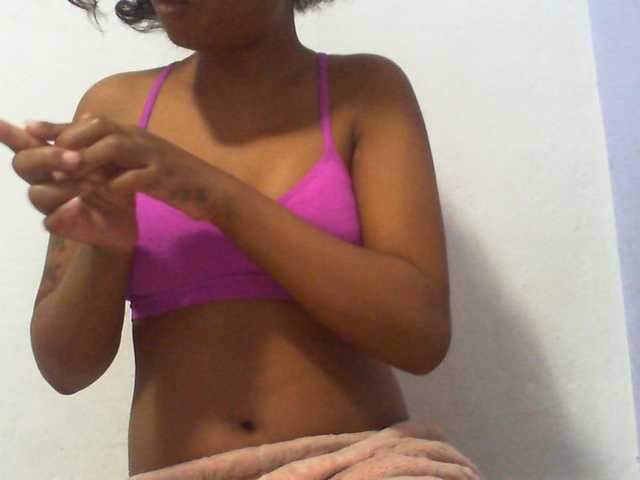 Njara12 live cam on BongaCams