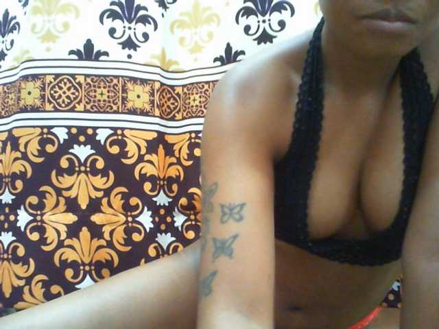 Njara12 live cam on BongaCams