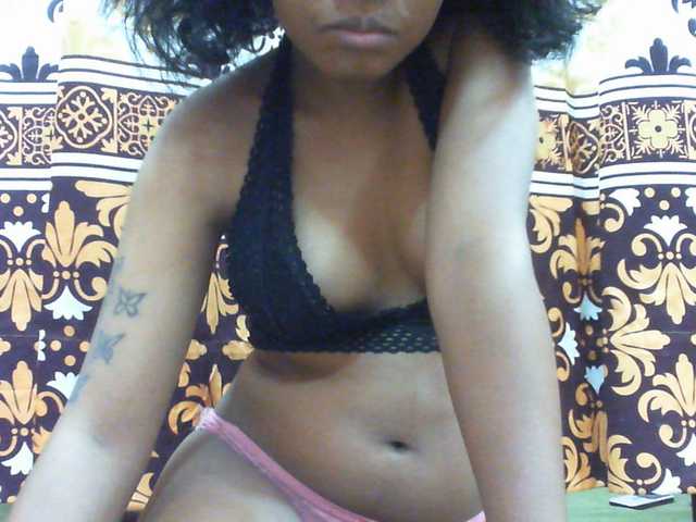 Njara12 live cam on BongaCams