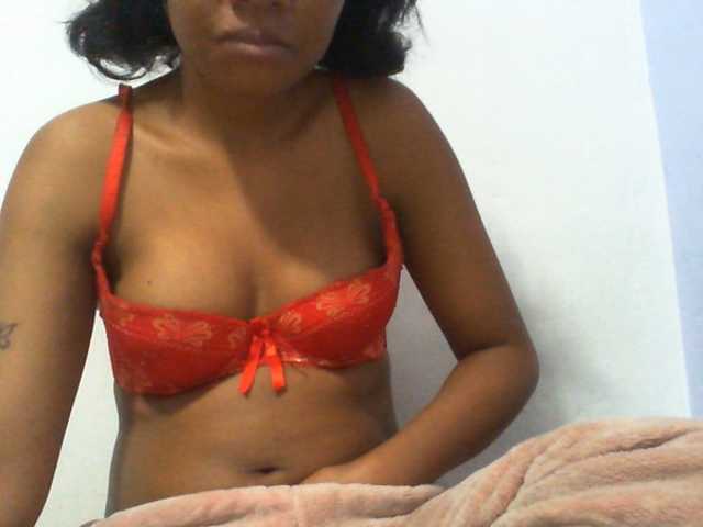 Njara12 live cam on BongaCams