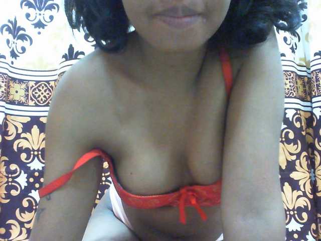 Njara12 live cam on BongaCams