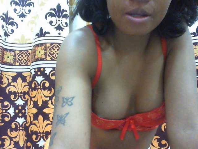 Njara12 live cam on BongaCams