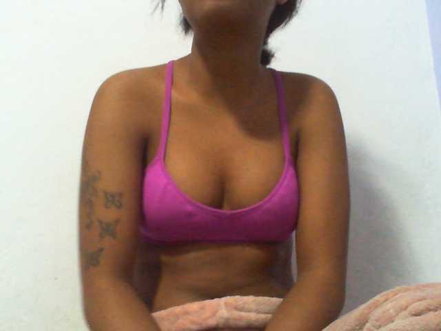 Njara12 live cam on BongaCams
