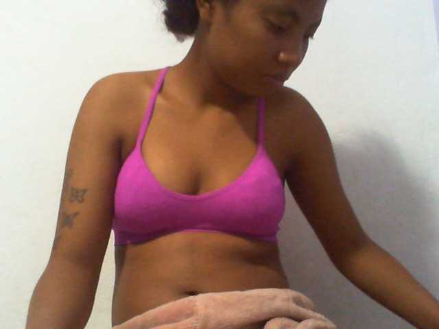 Njara12 live cam on BongaCams