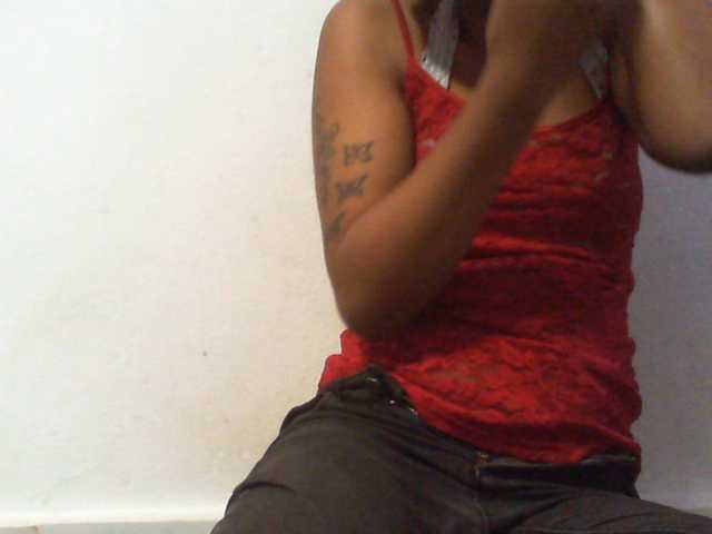 Njara12 live cam on BongaCams