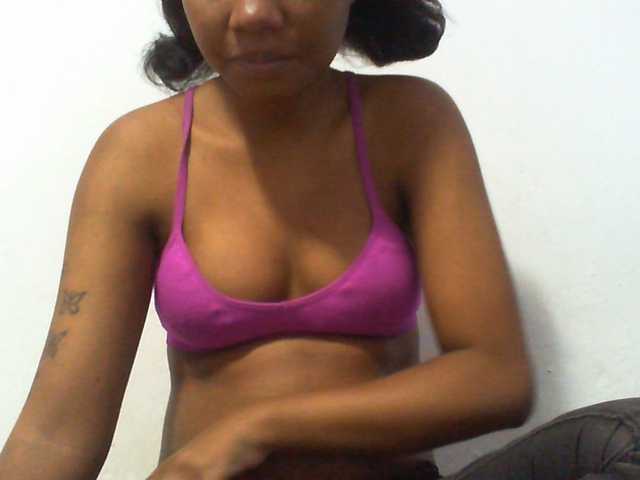 Njara12 live cam on BongaCams