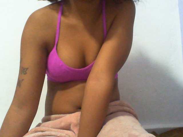 Njara12 live cam on BongaCams