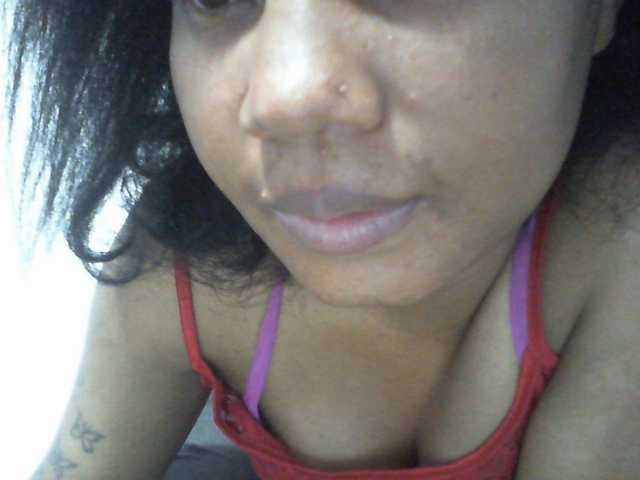 Njara12 live cam on BongaCams