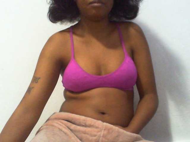 Njara12 live cam on BongaCams