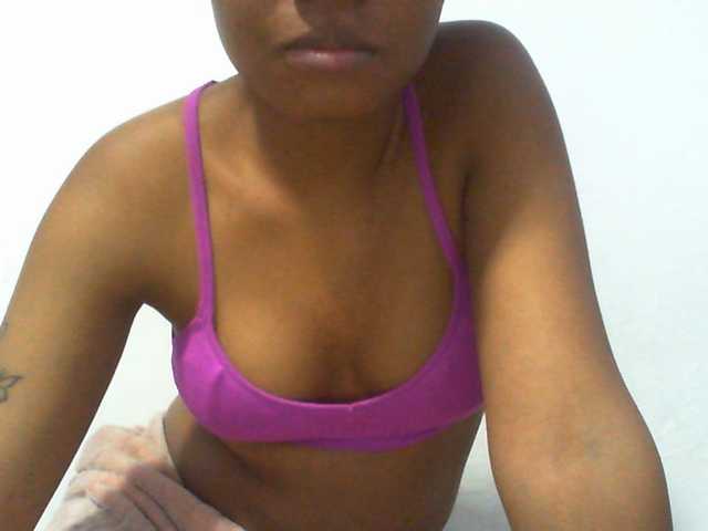 Njara12 live cam on BongaCams